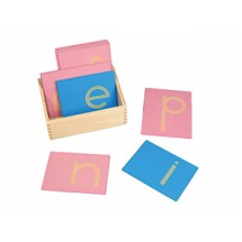 Kabartma Küçük Harfler Ve Kutusu